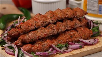 نكهة لا تُنسى.. أسهل طريقة لتحضير الكباب التركي الشهير