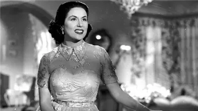 ليلى مراد قيثارة الغناء العربي التي لا تنسي وحكاية أجمل فساتين ارتدتها