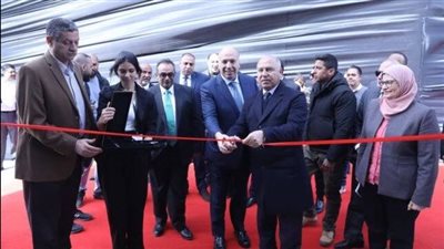 الوزير يتفقد مشروع الميناء الجاف ويفتتح مصانع جديدة بمدينة السادات