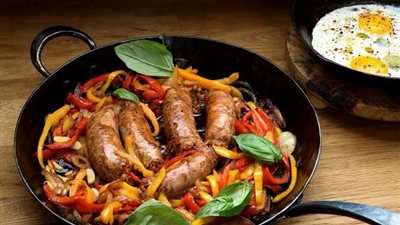 أسهل طريقة لتحضير تشويحة السجق اللذيذة في منزلك