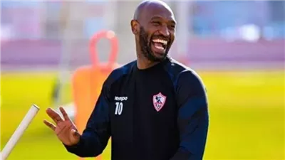 بممر شرفى.. احتفال لاعبى الزمالك بعيد ميلاد شيكابالا فى مران الزمالك 