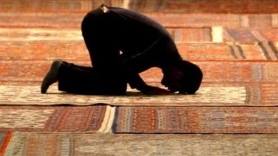 5 مواقيت تُبطل فيها الصلاة دون أن تدري.. احذرها