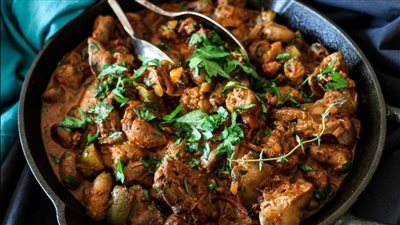 سفرة 17 رمضان.. طريقة مميزة لعمل طاجن الكبد والقوانص بمذاق شهي