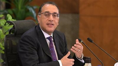 رئيس الوزراء يؤكد حرص الحكومة بالعمل على تذليل أي تحديات للتنمية السياحية