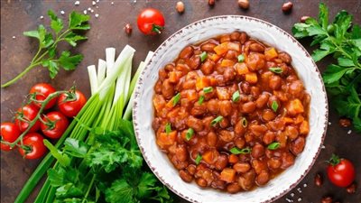 «جدد سحورك».. طريقة عمل طبق الفول الإسكندراني فى المنزل