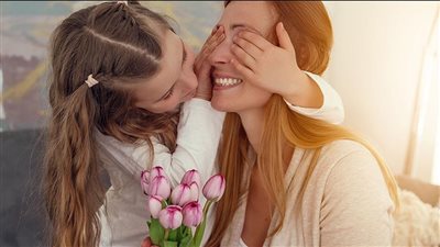 عيد الأم: حكايات مُلهمة لأمهات مثاليات عبر الأجيال وطرق الاحتفال به قديمًا
