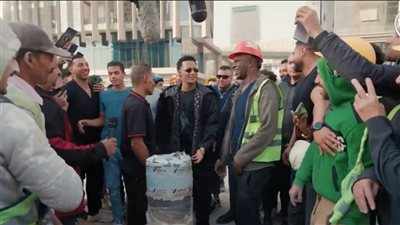 مسابقة الريست.. محمد رمضان يهدى 200 ألف جنيه لعمال بالعاصمة الإدارية