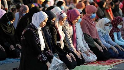 الإفتاء تجيب.. هل يجوز خروج المرأة لصلاة العيد؟