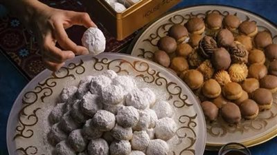 دليلك المتكامل لمريض السكري في العيد.. كم كحكة تأكل ومتى تقيس سكرك؟