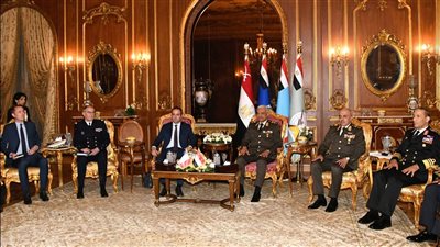 وزيرا الدفاع والجيوش الفرنسية يبحثان التعاون العسكرى بين البلدين وتطورات المنطقة