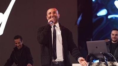 من كوتشيلا للقاهرة.. أحمد سعد يرد بطريقته الخاصة على إطلالة محمد رمضان