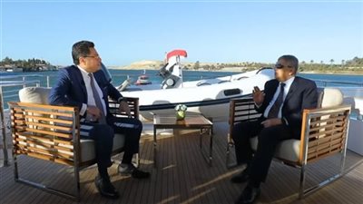 «الرئيس معنا لحظة بلحظة».. قناة السويس تستعيد ذكرى يوم التفوق