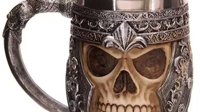 دليل على الاستعباد.. كأس مصنوع من جمجمة بشرية لتقديم المشروبات بأكسفورد