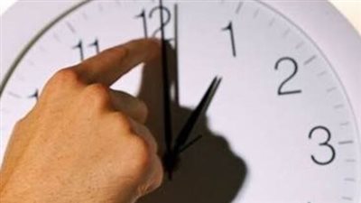 بدء التوقيت الصيفي في مصر غدًا 2025.. اعرف موعد التغيير وخطوات التعديل