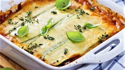 أسهل طريقة لتحضير لازانيا الكوسة بالموتزاريلا في الفرن بخطوات بسيطة