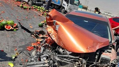 الملاكي بقت خردة.. حادث تصادم سيارة محملة بالبطيخ يصيب 4 أشخاص بالجيزة