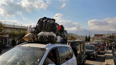 بدموع وفرح.. السوريين يودعون اللجوء ويعبرون نحو الوطن