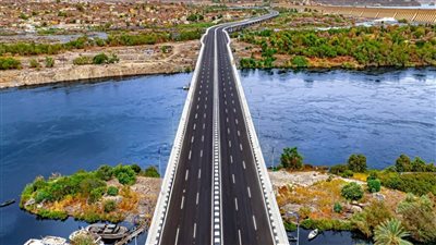 «النقل» تنفي انهيار محور بديل خزان أسوان.. الهيكل الخرساني سليم بنسبة 100%