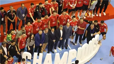 نهاية درامية.. الأهلي يرفع كأس أفريقيا بعد مباراة نارية مع الزمالك