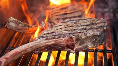 علامات تكشف «اللحوم المغشوشة» في عيد الأضحى.. تجنب الوقوع في الخداع