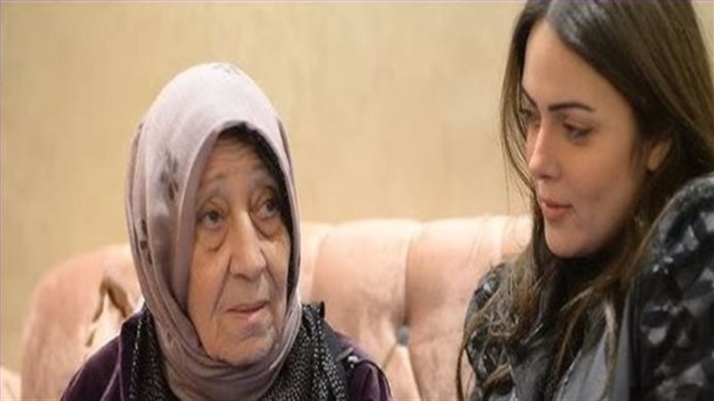 وئام مجدي و جدتها