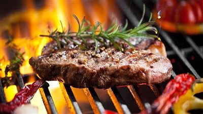 قبل أن تشتري لحوم العيد.. افهم دلالات الأختام الرسمية على الأضاحي 