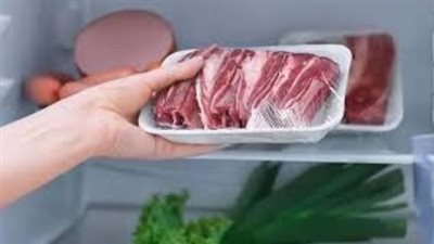 أفضل طرق فك تجميد اللحوم دون فقدان القيمة الغذائية