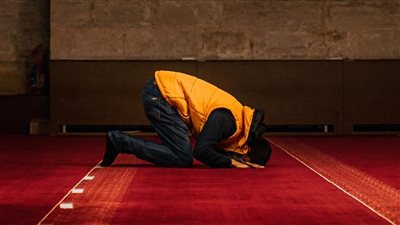6 أخطاء يقع فيها البعض دون علم «تفسد الصلاة» وتستوجب الإعادة