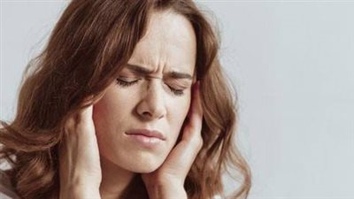 ألم مفاجئ خلف الرأس؟ من الصداع إلى التهاب الأعصاب هذه أبرز الأسباب