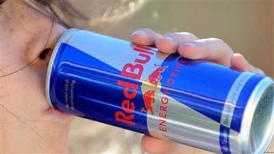 بسبب «السكر الصناعي».. دراسة| مشروبات الطاقة تضاعف خطر السكتة الدماغية