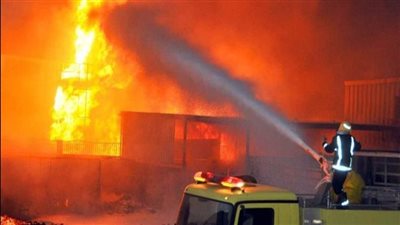 حريق هائل يلتهم عقار مكون من 4 طوابق بقرية القطا بمنشأة القناطر