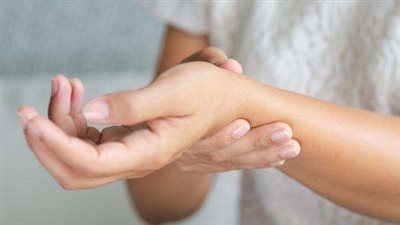 نظامك الغذائي قد يكون الحل.. أطعمة تخفف من أعراض التهاب المفاصل 