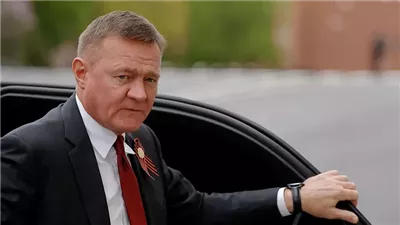 انتحار وزير النقل الروسي رومان ستاروفويت داخل سيارته بعد ساعات من إقالته