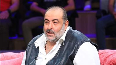 خالد الصاوي يودع رفيق دربه.. «لا كلام يصف وجعي على سامح»