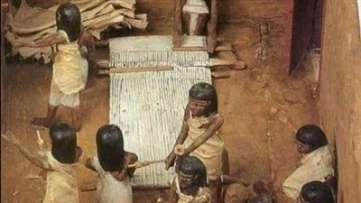 قبل الفاشينيستا والإنفلونسرز.. هكذا كانت الأزياء تعبر عن السلطة في مصر القديمة