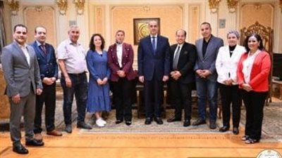 وزير الشئون النيابية يلتقي المحررين البرلمانيين ويشيد بدورهم في دعم الشفافية