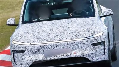 ثورة في عالم السرعة.. سيارة تسلا الكهربائية الجديدة تخطف الأنظار