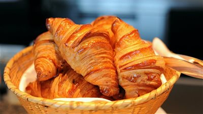 لفطار المدرسة.. حضري ميني كرواسون بحشوات لذيذة في دقائق