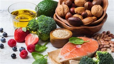 «أسرار الصحة بعد الستين».. أهم العناصر الغذائية لدعم الدماغ ومكافحة فقدان العضلات