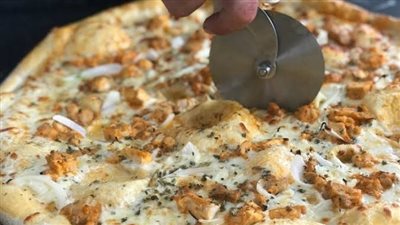 أسهل طريقة لعمل «بيتزا تشيكن رانش» في البيت بطعم ينافس المطاعم