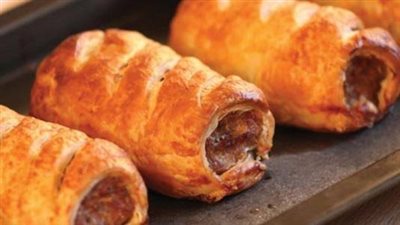 طريقة عمل الجلاش بالسجق والجبنة في الفرن بخطوات سهلة وسريعة 