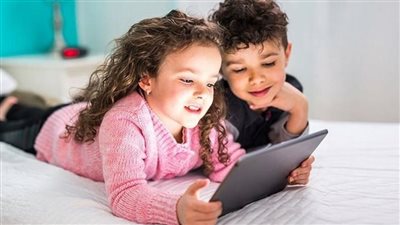 دراسة تحذر.. الإفراط في الشاشات يهدد قلب الأطفال والمراهقين بأمراض مزمنة