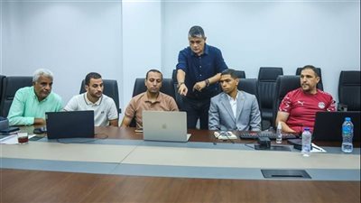 أوسكار رويز يجتمع بالحكام لمراجعة أداء الجولة الأولى بالدوري الممتاز