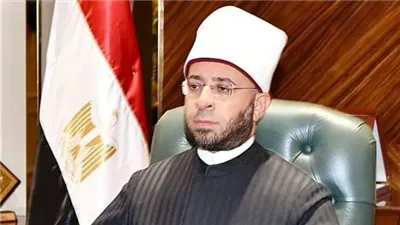 وزير الأوقاف يطمئن على صحة إمام قنا بعد تعرضه لحادث طعن 