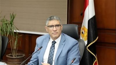 محافظ الجيزة يعاقب مسؤولي حي الهرم لتقاعسهم عن إزالة مخالفات فيصل