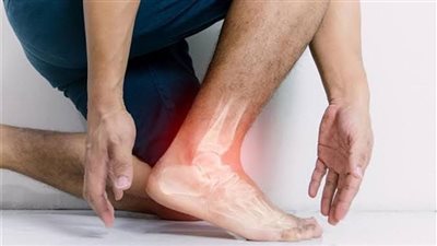 إشارات في الكاحلين قد تكشف عن أمراض خطيرة لا ينبغي إهمالها