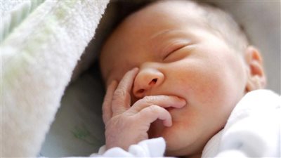 أعراض «الهربس البسيط» وتشخيصه وعلاجه لدى الأطفال