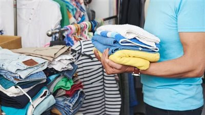 نصائح ذهبية لاستعادة رونق وجمال الملابس الباهتة