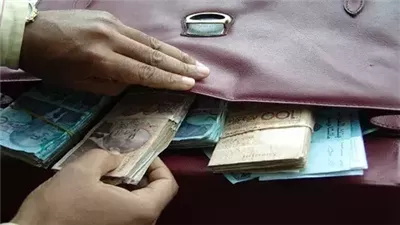 طالبة تسرق أموال والدتها.. والأمن يكشف المستور