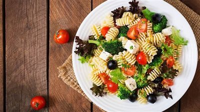 تحضير «سلطة المكرونة» على الطريقة الإيطالية بخطوات سهلة 